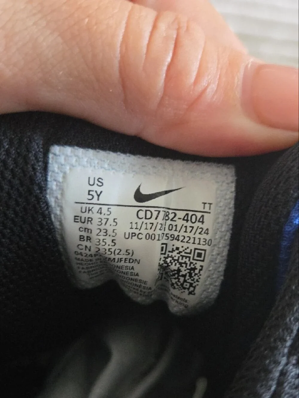 Nike Kids Royal Blue and Black Mid-Top Sneakers